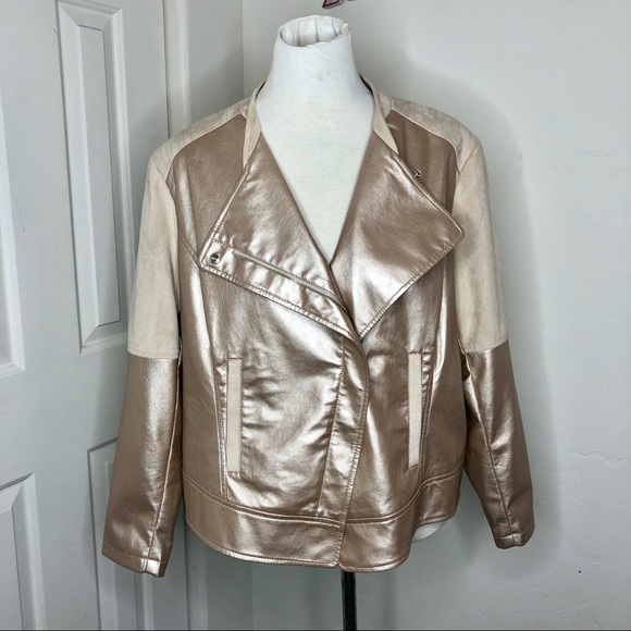 🌵Chico’s Gold Assymetric Zip Mixed Media Jacket - Picture 8 of 8
